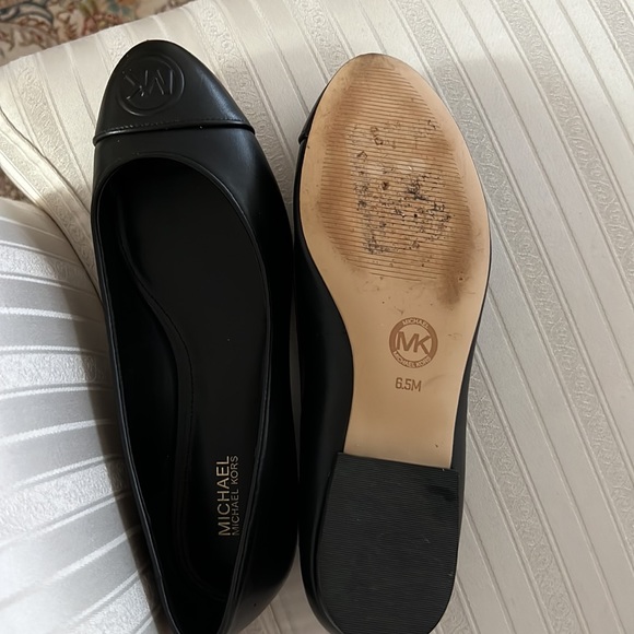 Perfect condition size 6.5 - Picture 2 of 4